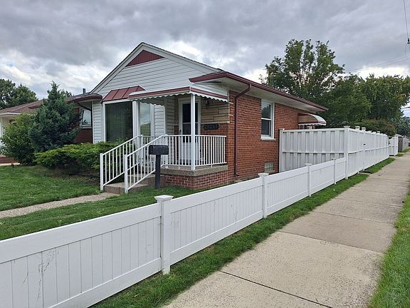 2nd image of 29267 Ursuline St