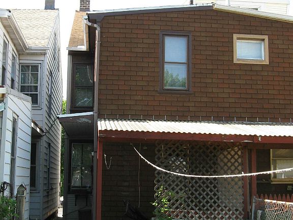 323 E Weidman St back