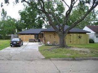 2009 Nottingham St, Pasadena, TX 77502