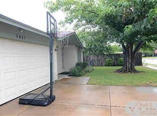 5837 Rosalyn Dr, Watauga, TX 76148