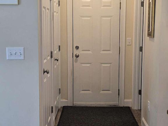 3rd image of 104 Harvest Hill Road