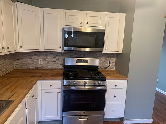 3rd image of 542 Glenwood Ave #4