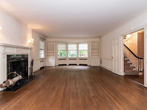 4th image of 93 3rd St