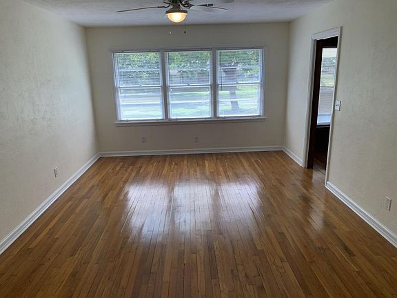 5th image of 11 Gilmore Dr