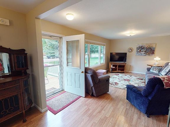 4th image of 407 4th Ave
