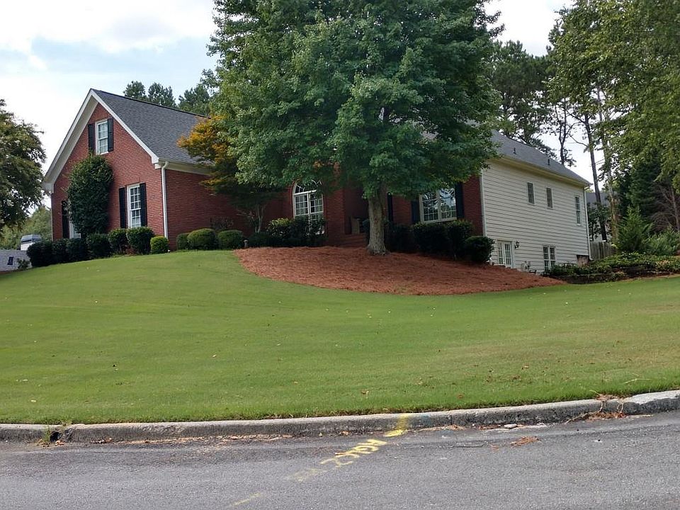 1st image of 2105 Rosie Ln