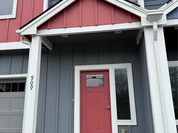 909 Washington Avenue S, Long Beach, WA 98631