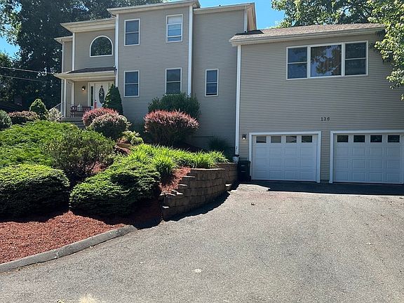 2nd image of 136 Thompkins Ave