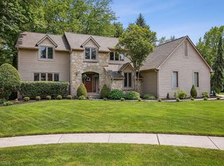 168 Meadow Ridge Ct, Powell, OH 43065