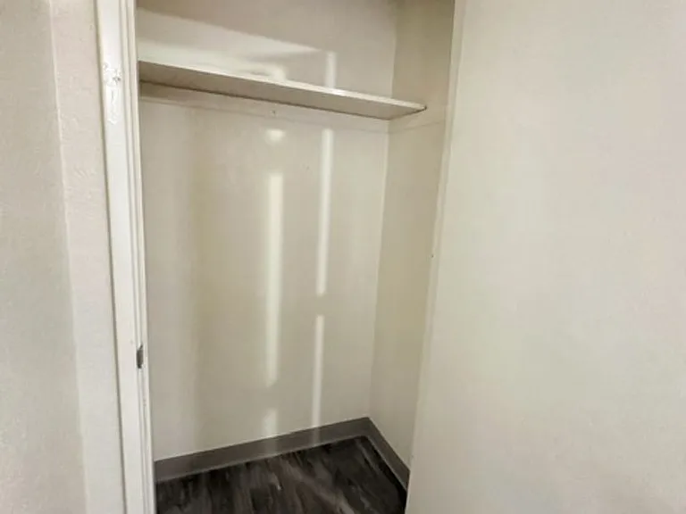 325 N Hoyt St — Photo 8