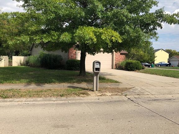 3rd image of 7617 Camberwood Dr