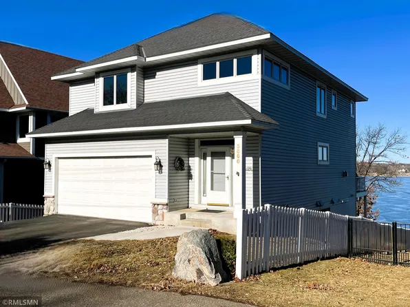 3868 Green Heights Trl SW, Prior Lake, MN 55372