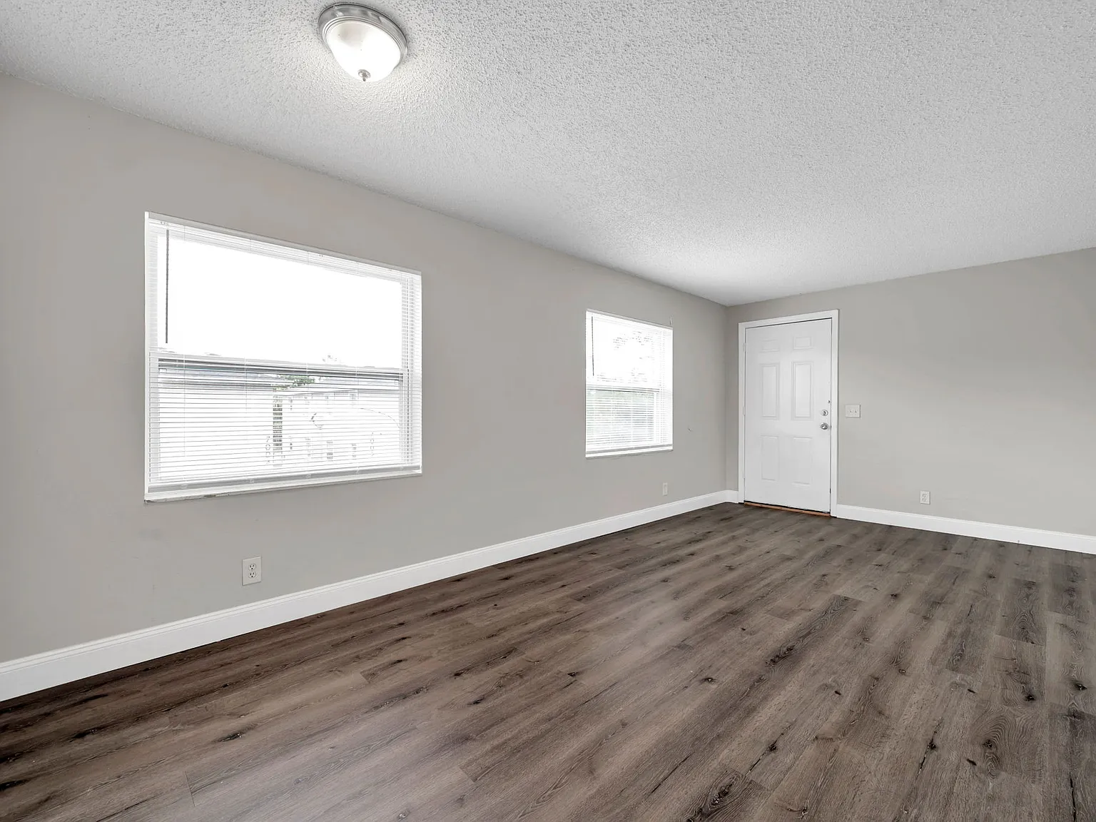 2 bed, 800 sqft, $1,650 — Photo 3