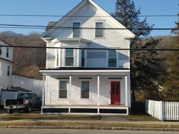 124 Atkinson St Unit 2, Bellows Falls, VT 05101
