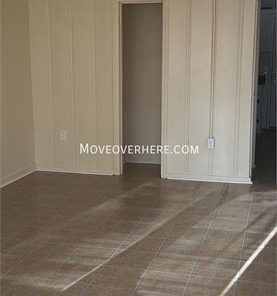 3rd image of 6414 Augusta Rd #B