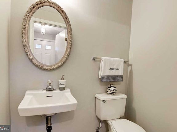 5th image of 5243 Saint Genevieve Pl
