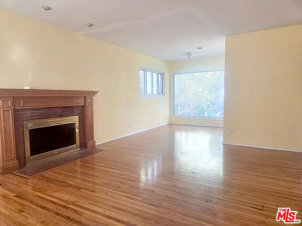 3 bed, 2.0 bath, 1425 sqft, $5,200 — Photo 4