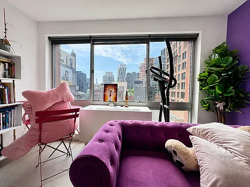 555 W 23rd St Photo 1 555 W 23rd St Photo 1