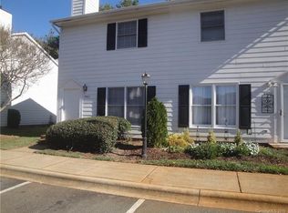 5902 Crape Myrtle Ln, Charlotte, NC 28216
