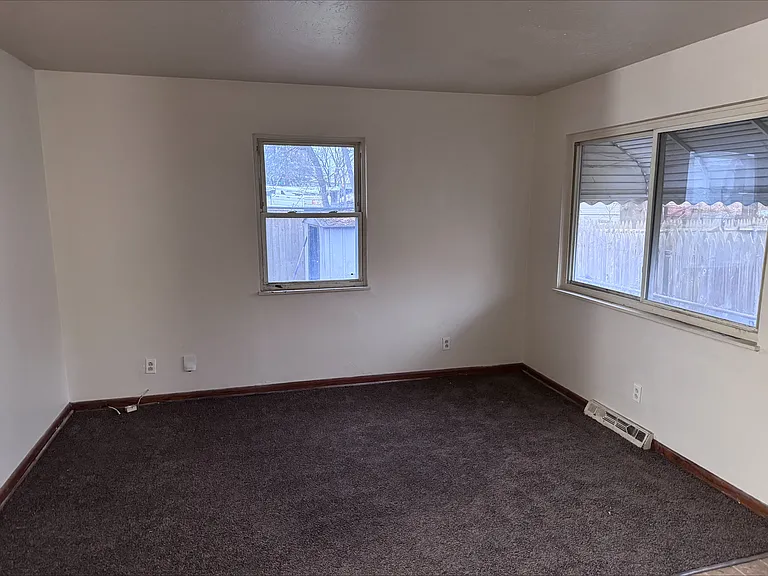 1414 Geneva Ave — Photo 8
