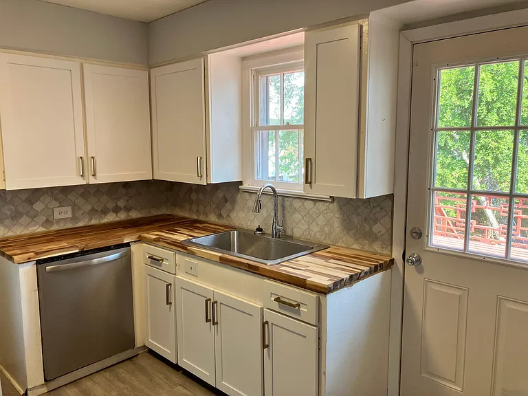 2918 Raleigh St — Photo 2