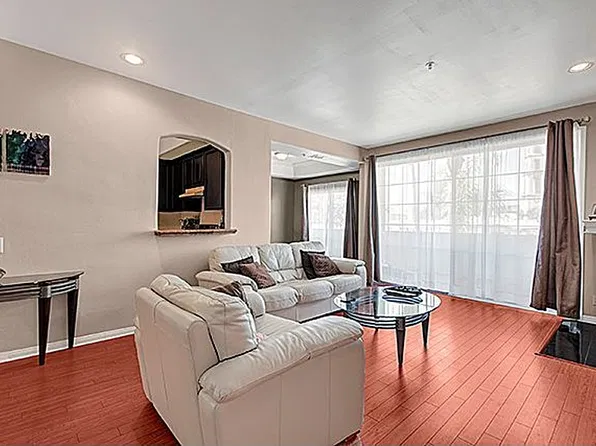 10824 Bloomfield St APT 201, North Hollywood, CA 91602