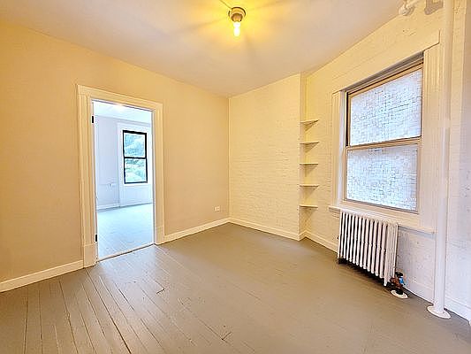 4th image of 186 Norfolk St #4DE