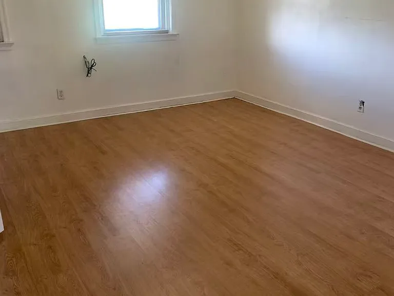 2227 Tyson Ave — Photo 5