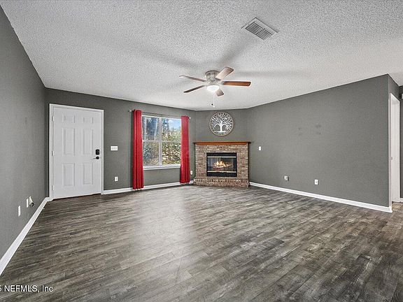 4th image of 1190 LIONS DEN Drive