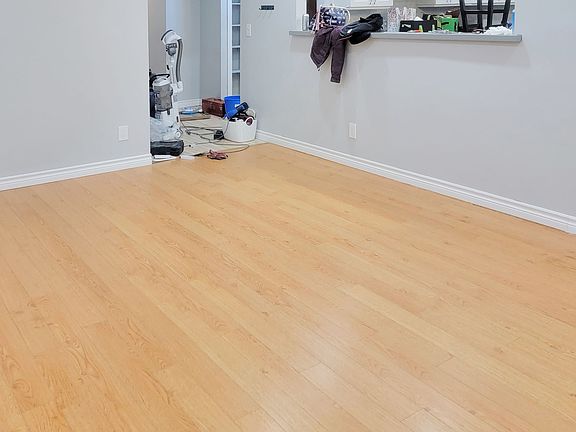 4th image of 920 5th Ave E
