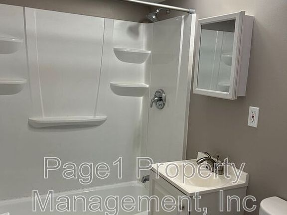 5th image of 4703 Turner St #7