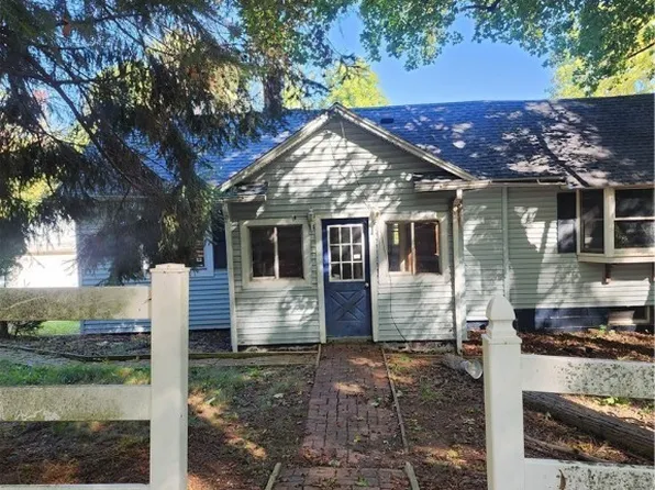 5690 Annie St, Lowellville, OH 44436