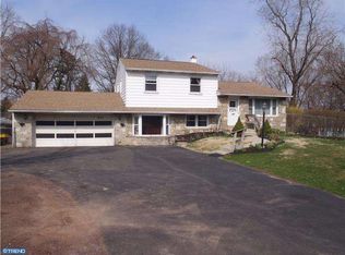 951 W Bristol Rd, Warminster, PA 18974