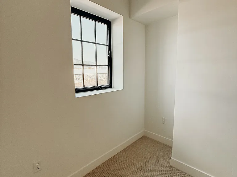 1146 S Lauren Ln #B — Photo 13