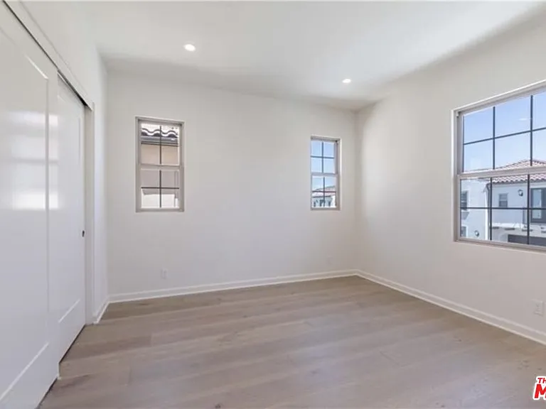 113 Escala — Photo 13