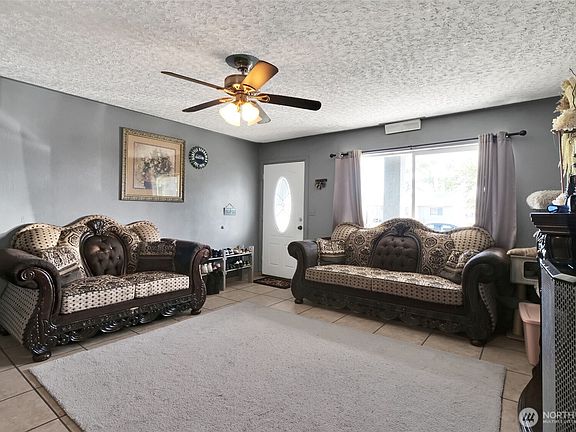 4th image of 1101 Arnold Drive