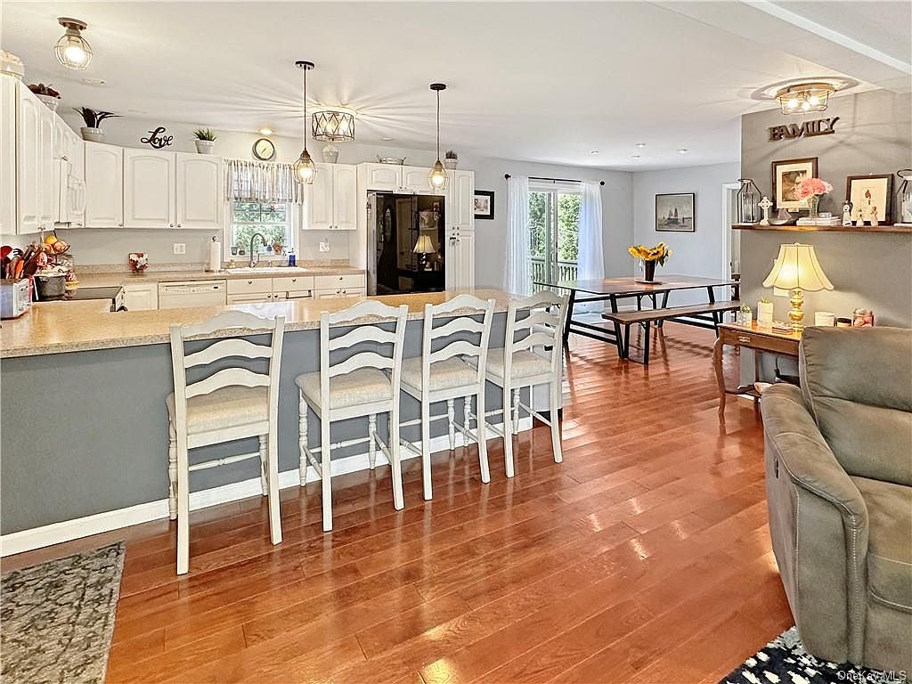 35 Washington Ridge, New Milford, CT 06776 MLS H6267213 Zillow
