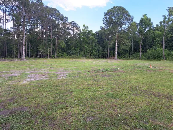 1 Camden Rd, Holly Hill, SC 29059