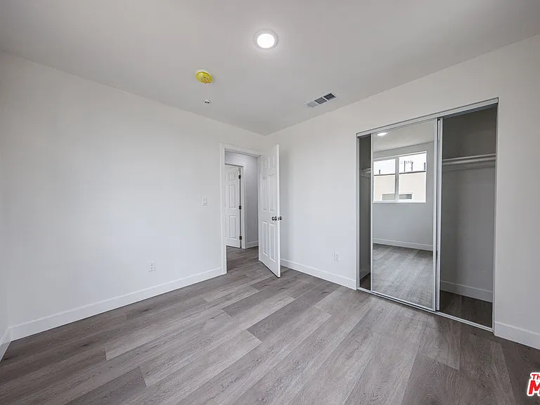 1617 W 55th St — Photo 3