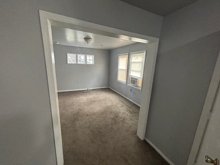 801 Glen Ter — Photo 8