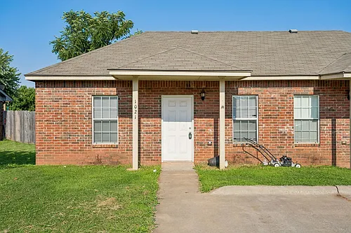 1021 Shady Creek Cir Photo 1