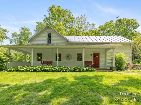 13814 28th St, Lowell, MI 49331