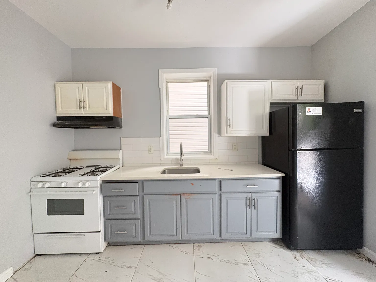 3 bed, 1000 sqft, $2,250 — Photo 1