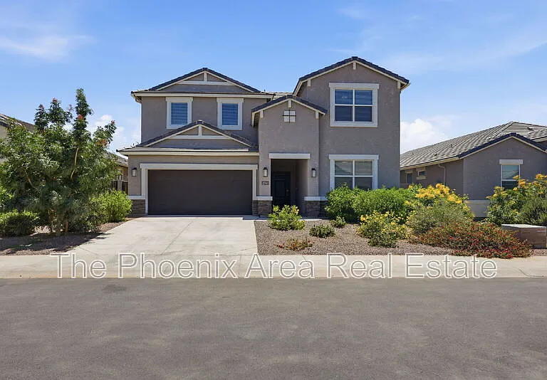 2761 W Seaver Ave — Photo 1