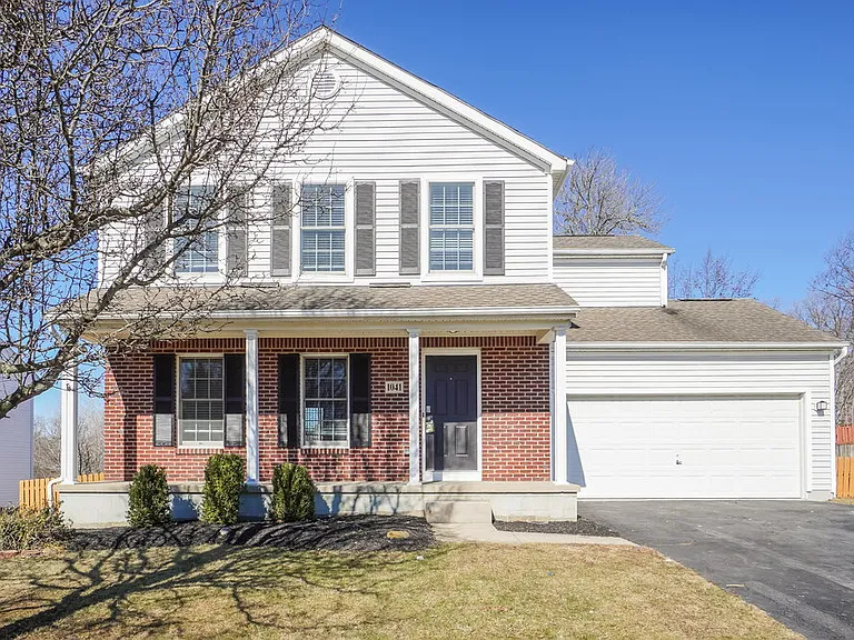 1041 Oxford Dr N — Photo 1