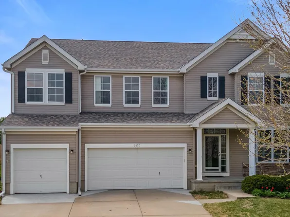 2470 Sand Hills Dr, Papillion, NE 68046