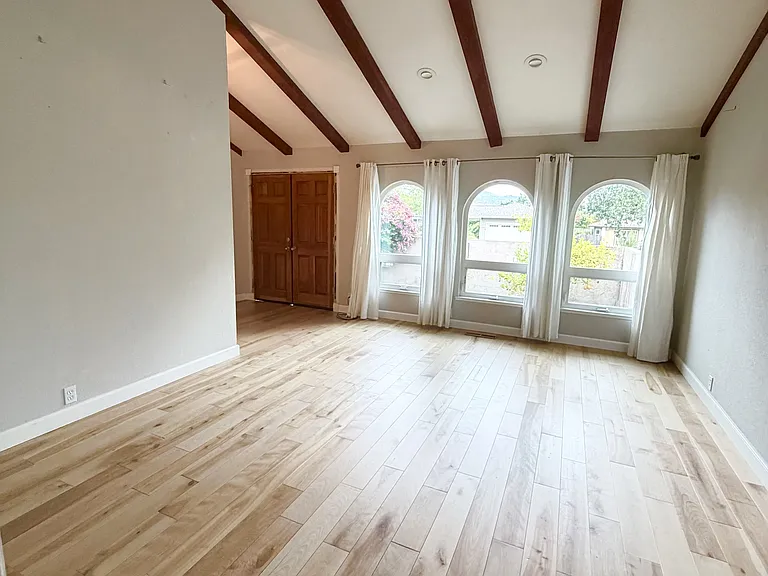 5427 Yerba Buena Rd — Photo 3