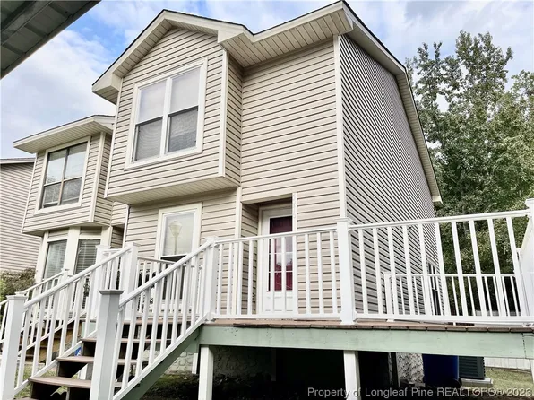 5976 Laguna Dr, Fayetteville, NC 28314