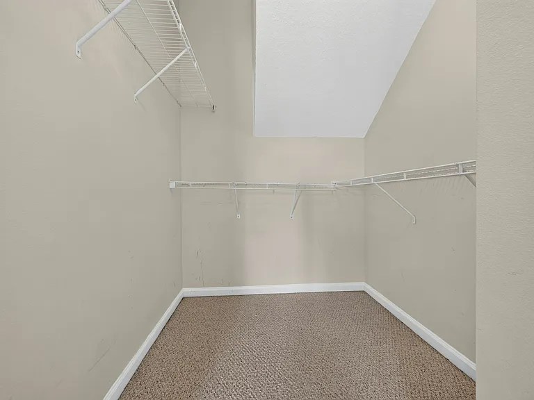 10411 Park Commons Dr — Photo 12