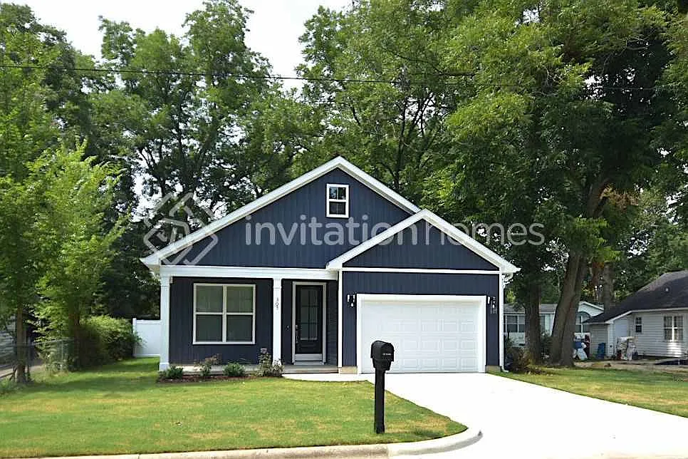 305 W Watson St Selma, NC 27576 — Photo 1